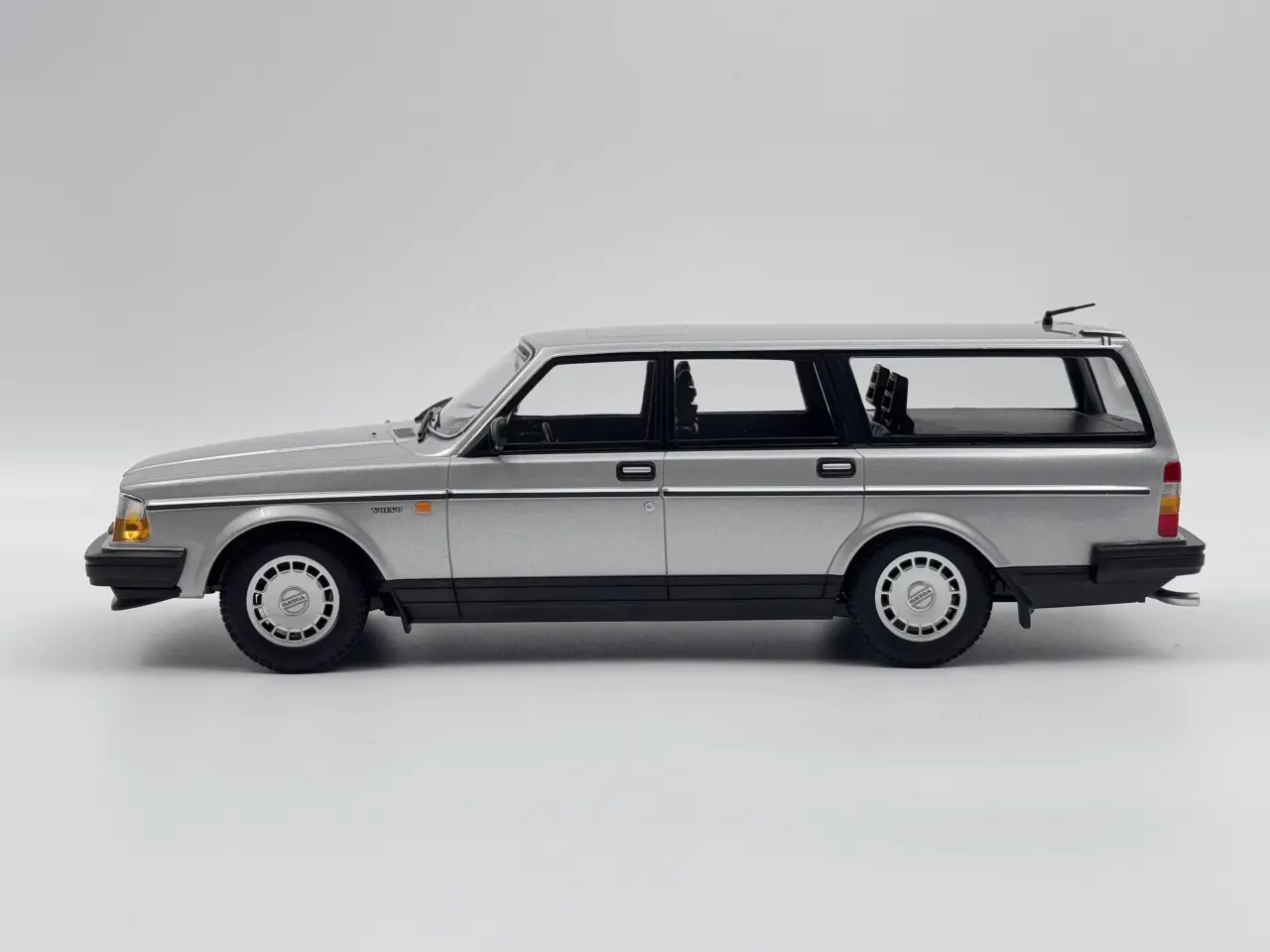 Billede 4 - 1986 Volvo 240 GL Break / Stationcar - 1:18