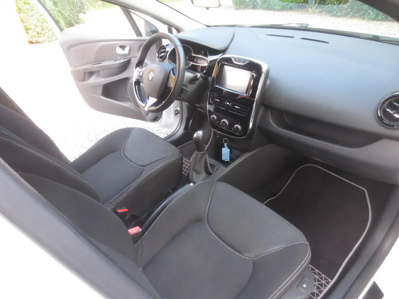 Billede 18 - Fin Renault Ny Clio 1.2 i År 14. Synet 4/26.