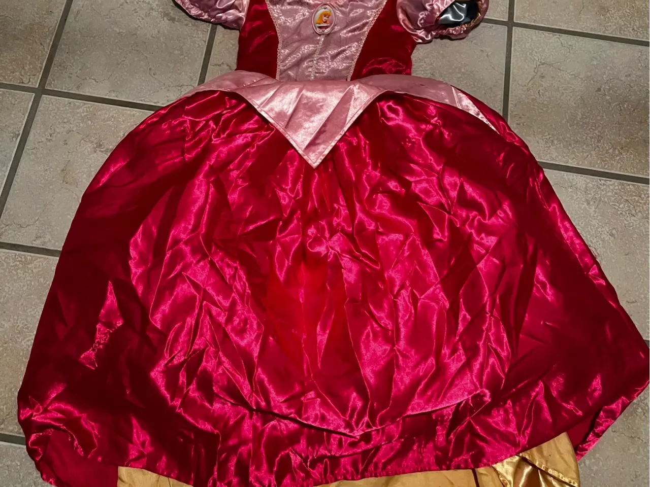 Billede 2 - Vendbar prinsessekjole Askepot og Tornerose