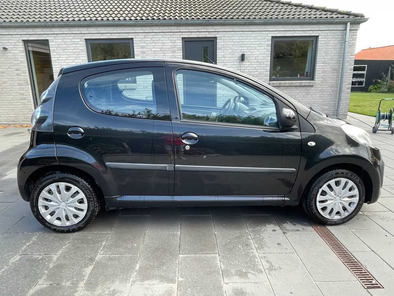 Billede 3 - Velholdt Citroen C1 fra 2012 til GOD pris