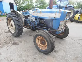 Ford 3000 X model traktor .