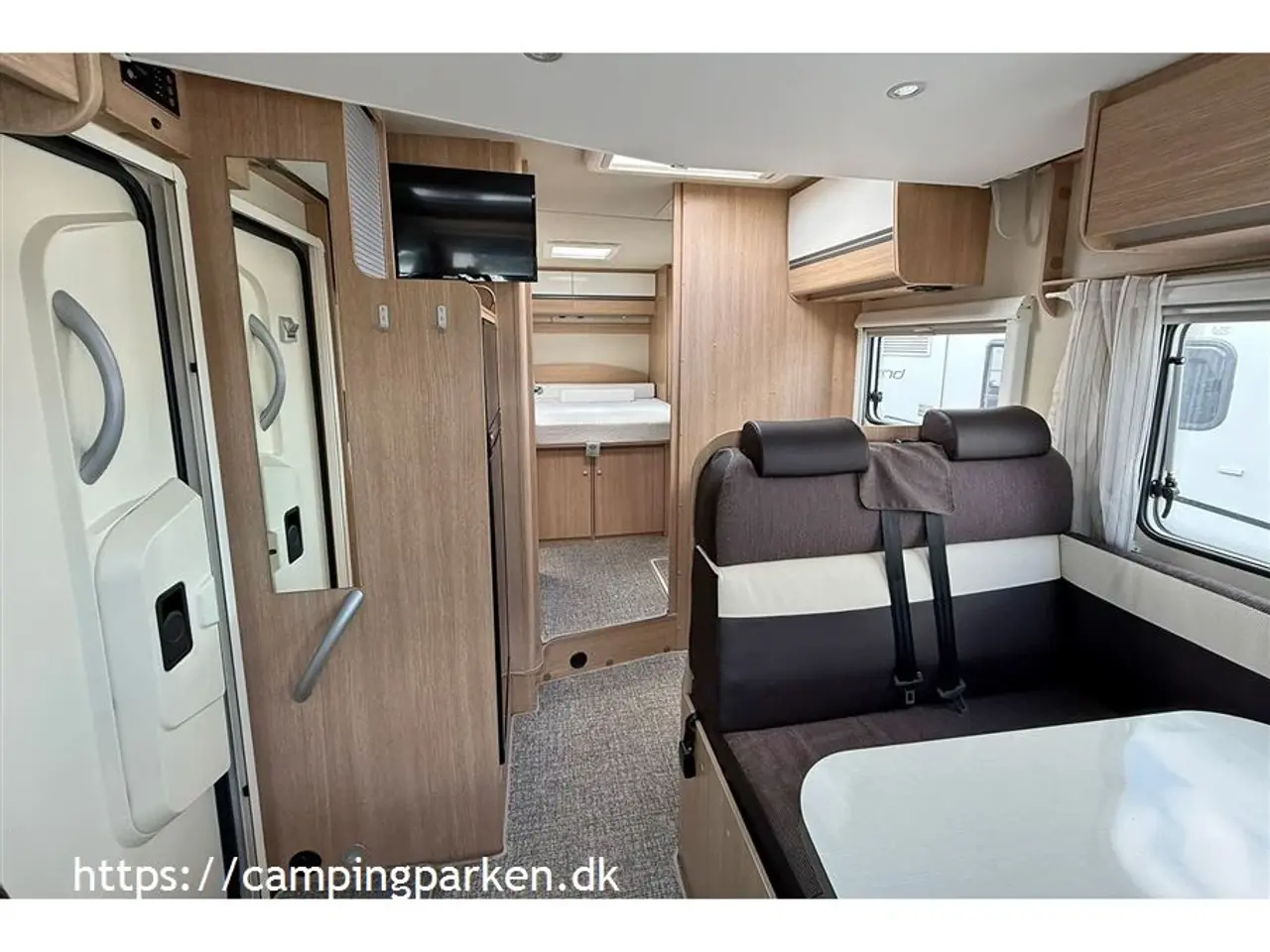Billede 7 - 2017 - SunLight T 69 L Active   Brugt autocamper med queensbed, sænkeseng og automatgear