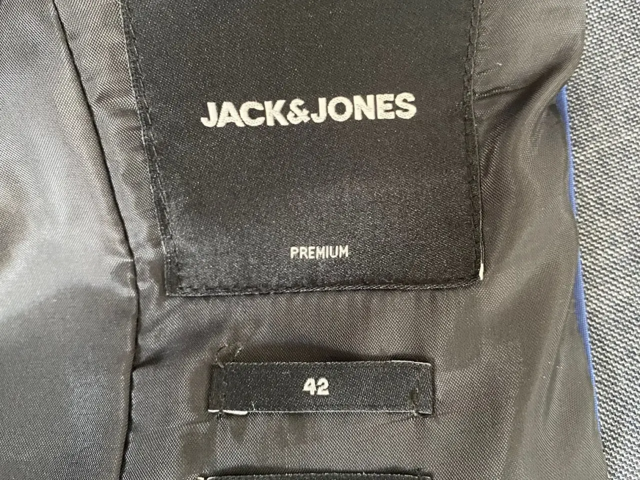 Billede 3 - Jakkesæt gråt Jack&Jones (konfirmation)