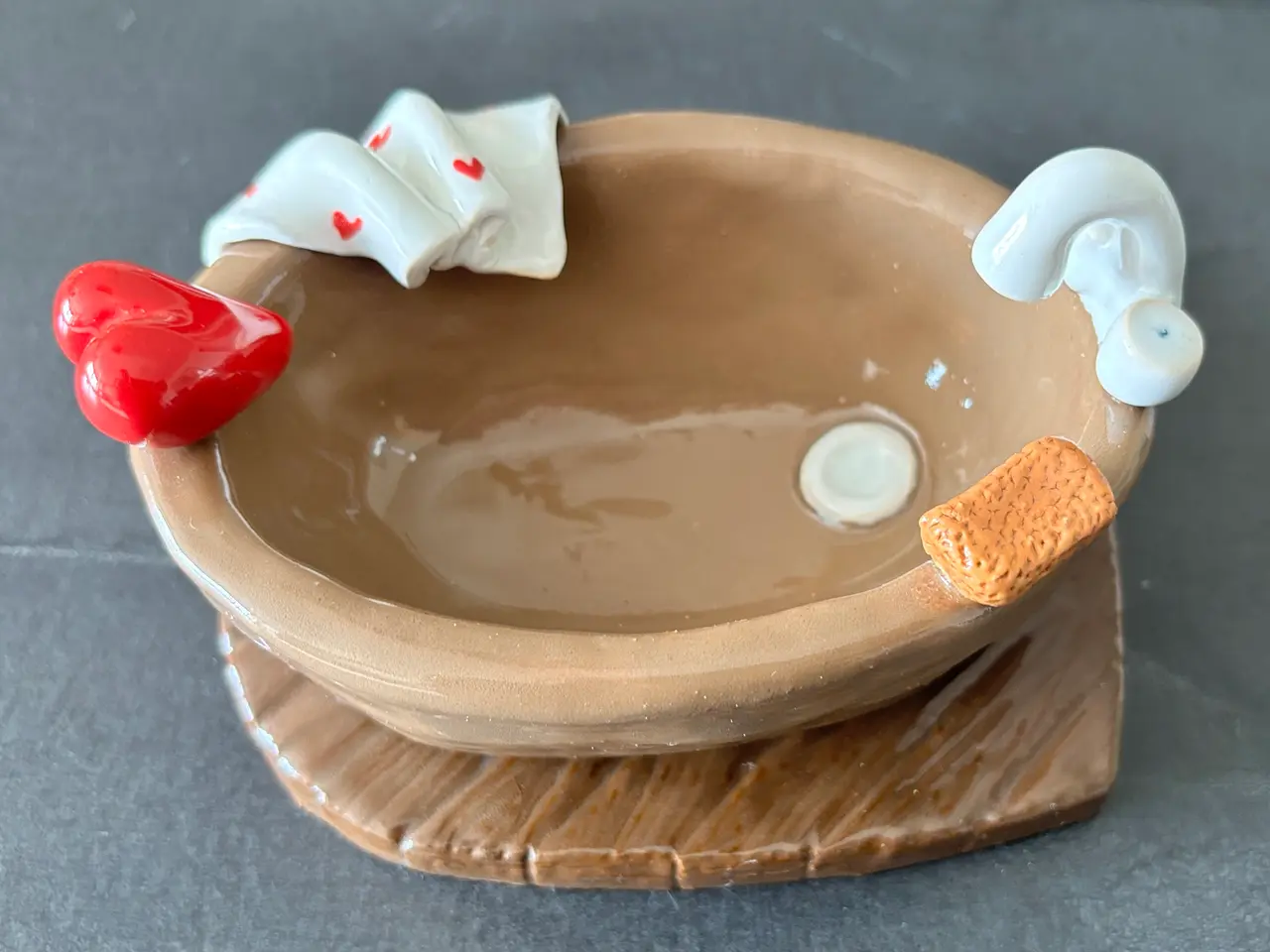 Billede 6 - Badekar med pynt og fod i keramik.