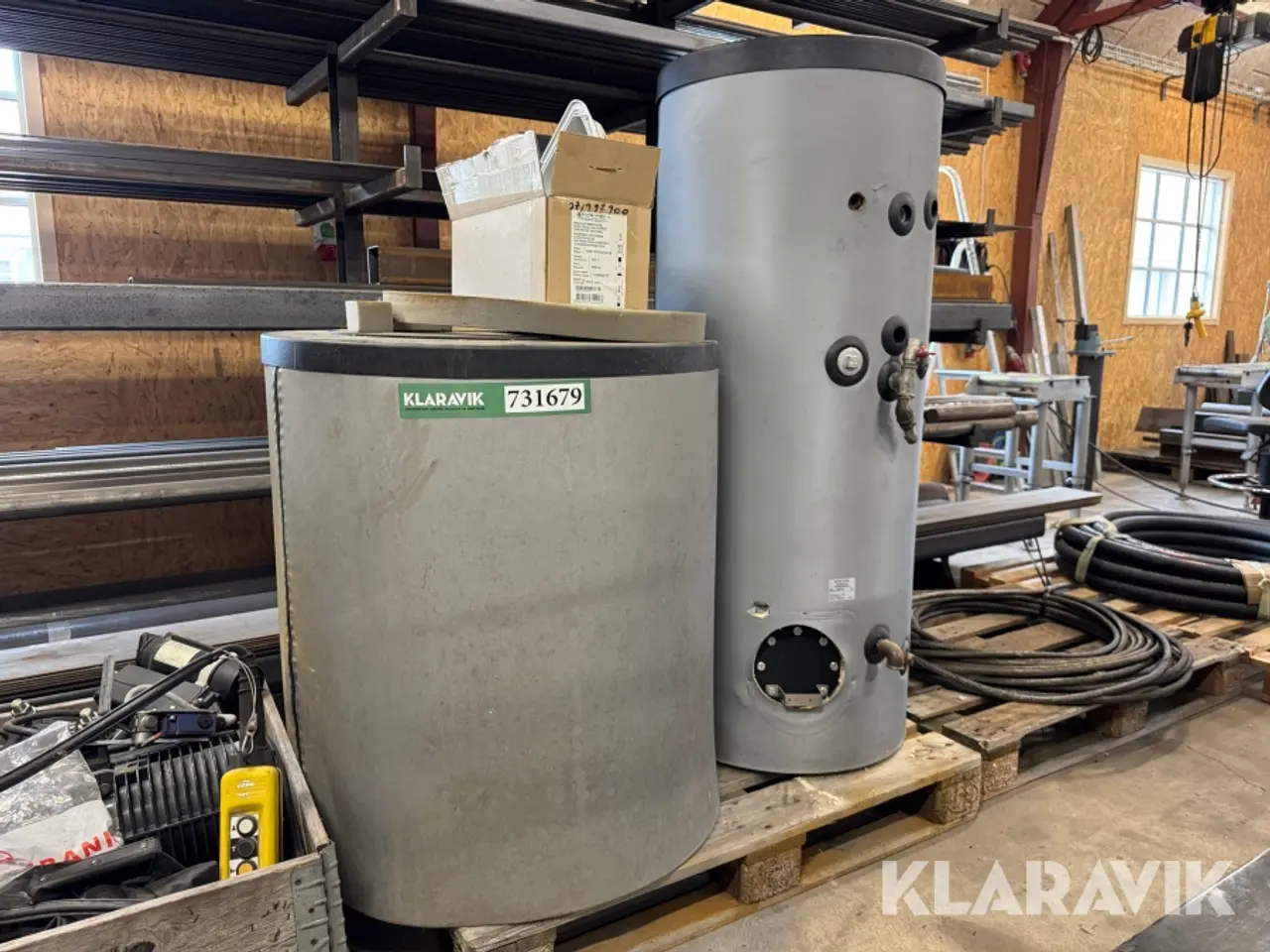 Billede 1 - Buffertank - Varmvandsbeholder Solar Term 1 styk hver. 180 liter - 184 liter.