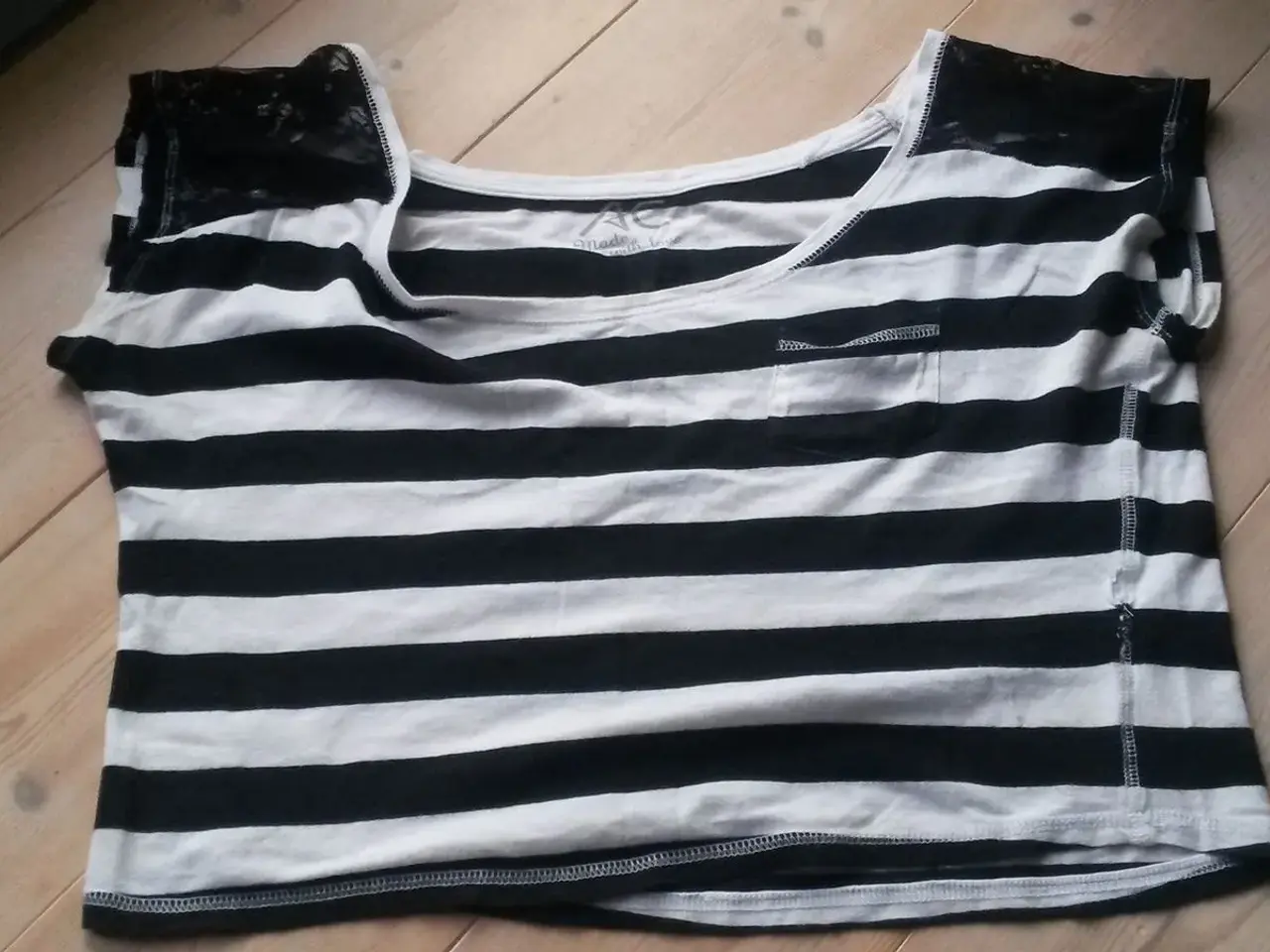 Billede 2 - Forskellige T-shirt
