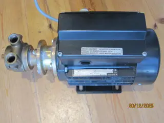 Elmotor med pumpe