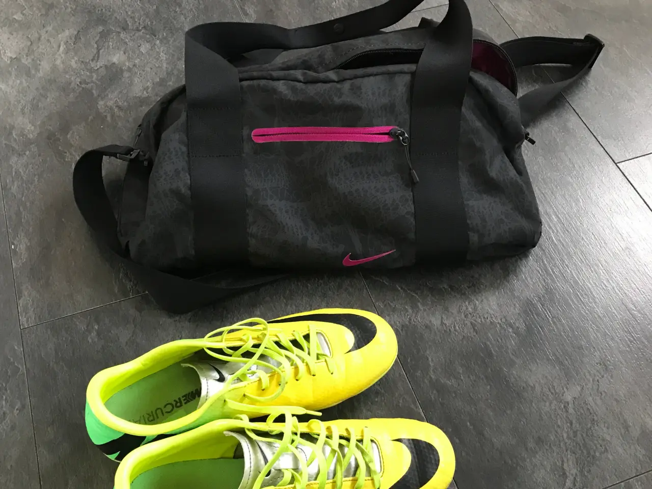 Billede 2 - Velholdt / som ny - Nike taske