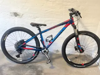 Giant Talon MTB – Størrelse S / 27,5” / 12 gear