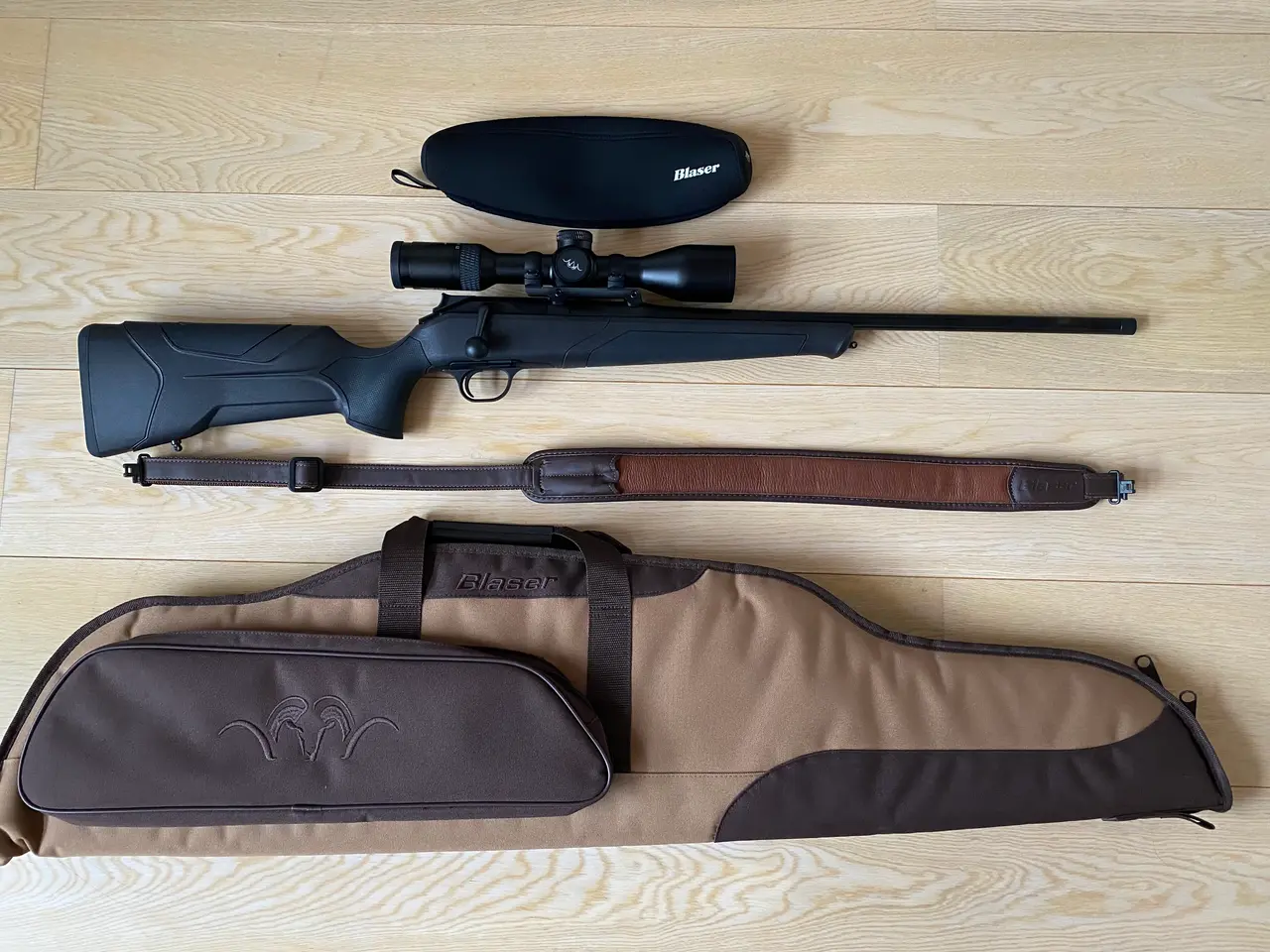 Billede 1 - Blaser R8 Prof 2,0 Brun/sort 308W og Blaser sigte