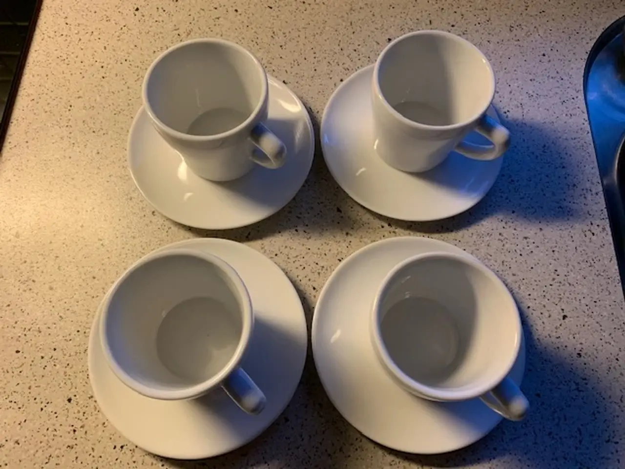 Billede 1 - Mocca-/kaffekopper m/underkopper/æggebægre, 4 stk.