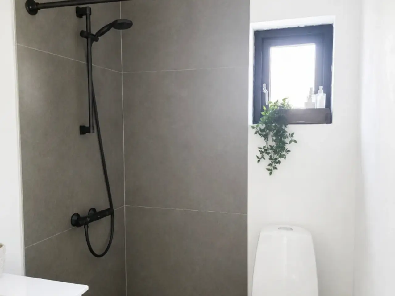 Billede 1 - Badeforhængsstang matsort 110-200 cm