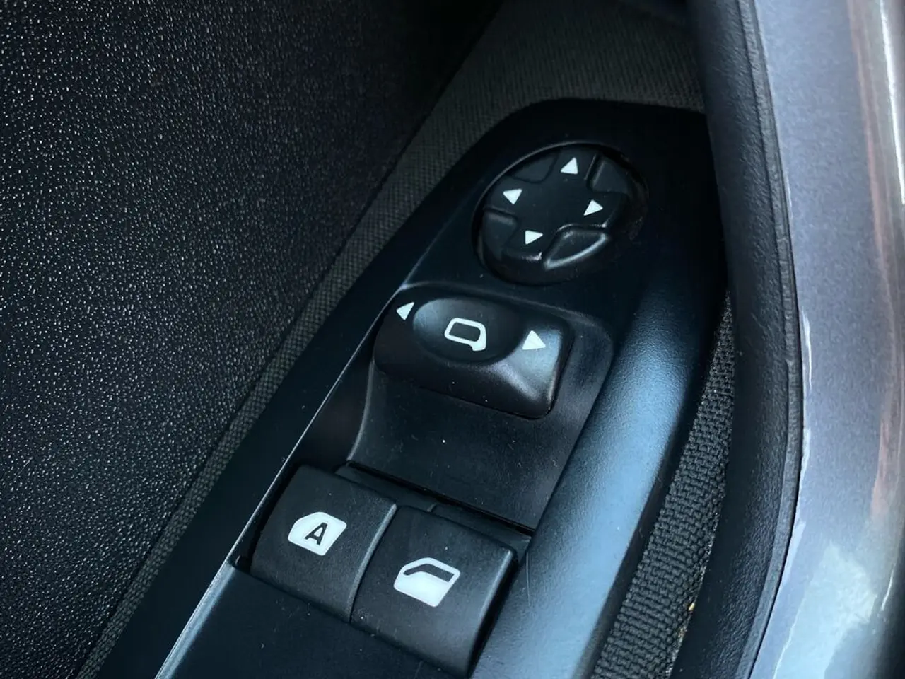 Billede 19 - Peugeot 2008 1,2 e-Vti Active Connect ESG 82HK Aut.
