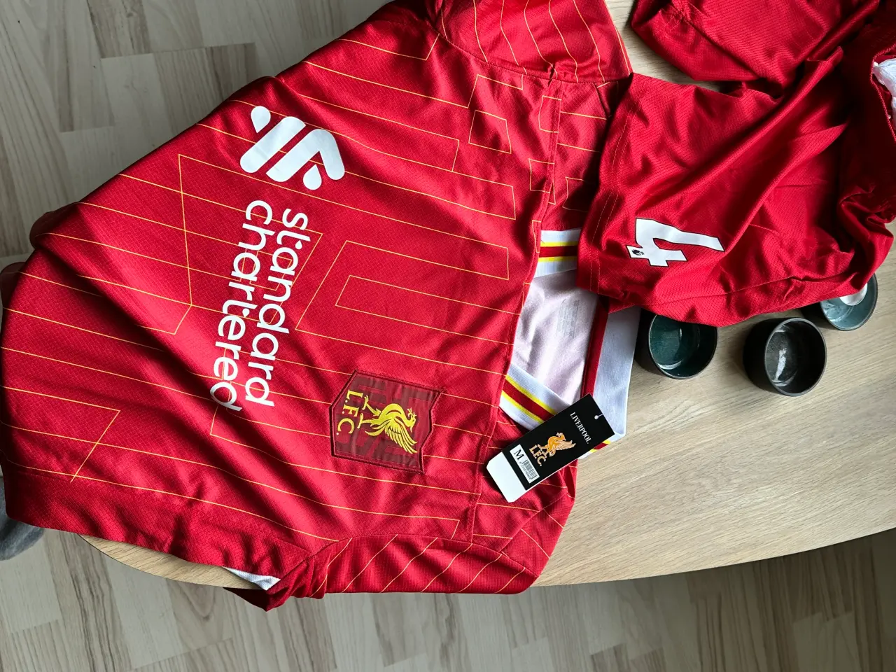 Billede 3 - Fodbold tøj Liverpool M 