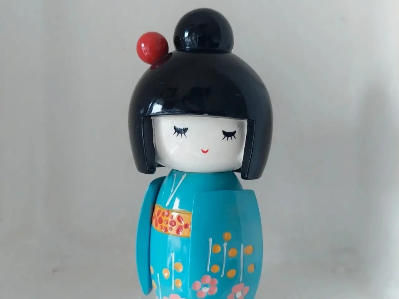 Billede 1 - Japansk Kokeshi trædukke m. bevægeligt hoved