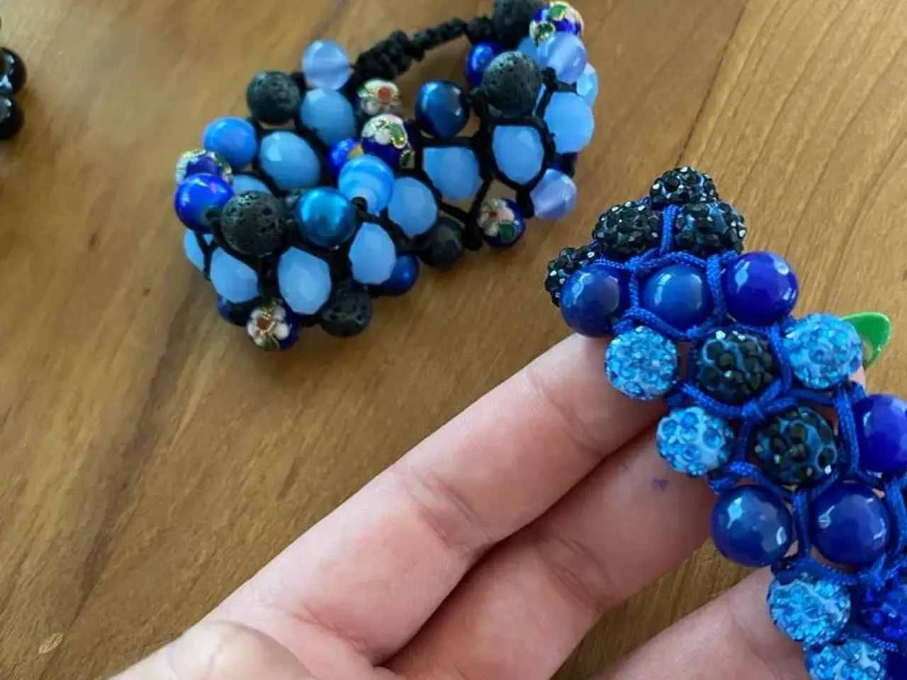 Billede 4 - Nye knyttede armbånd