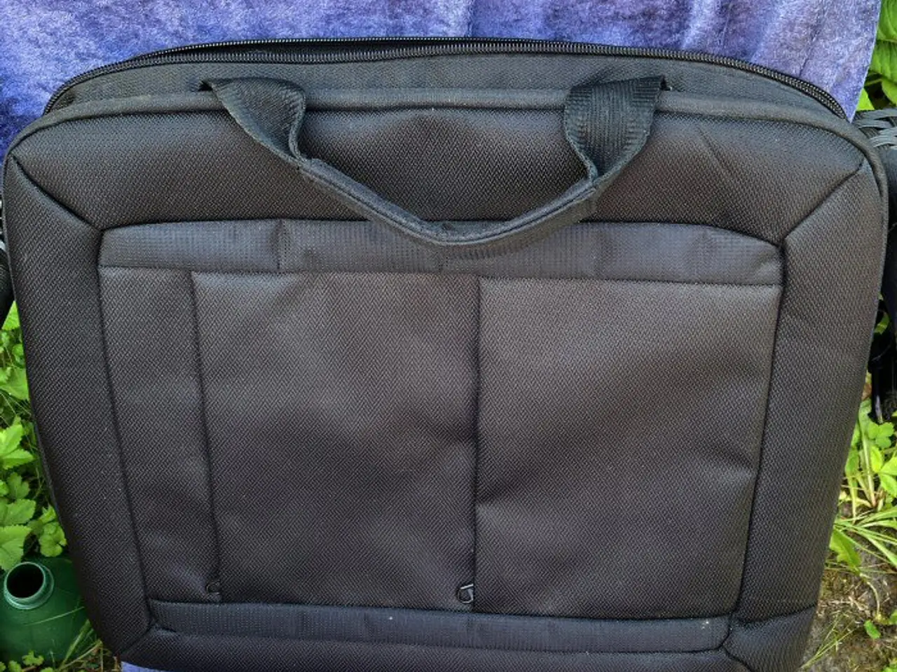 Billede 1 - Computertaske med mange rum