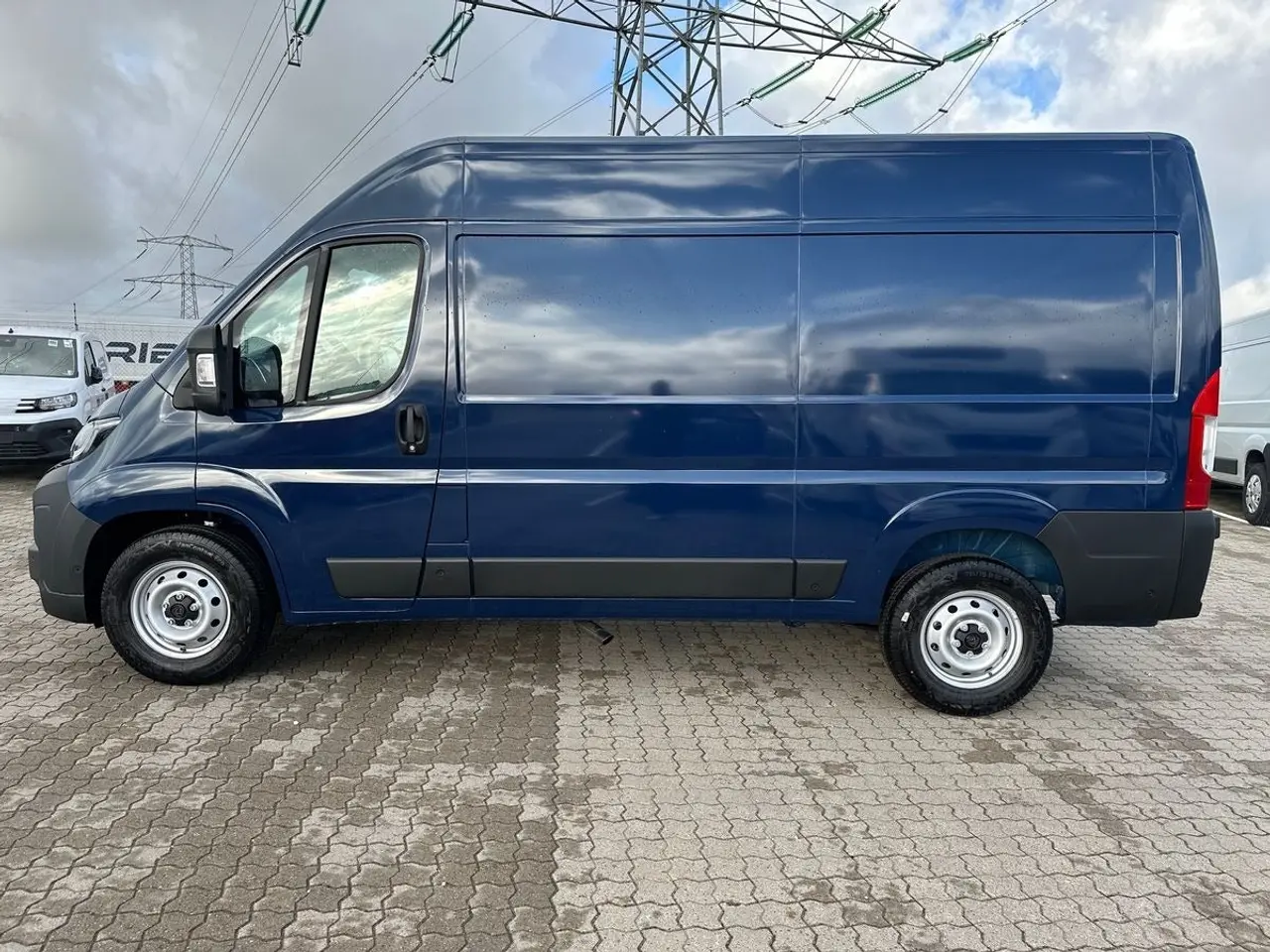 Billede 2 - Peugeot Boxer 335 2,2 BlueHDi 180 L2H2 Premium EAT8