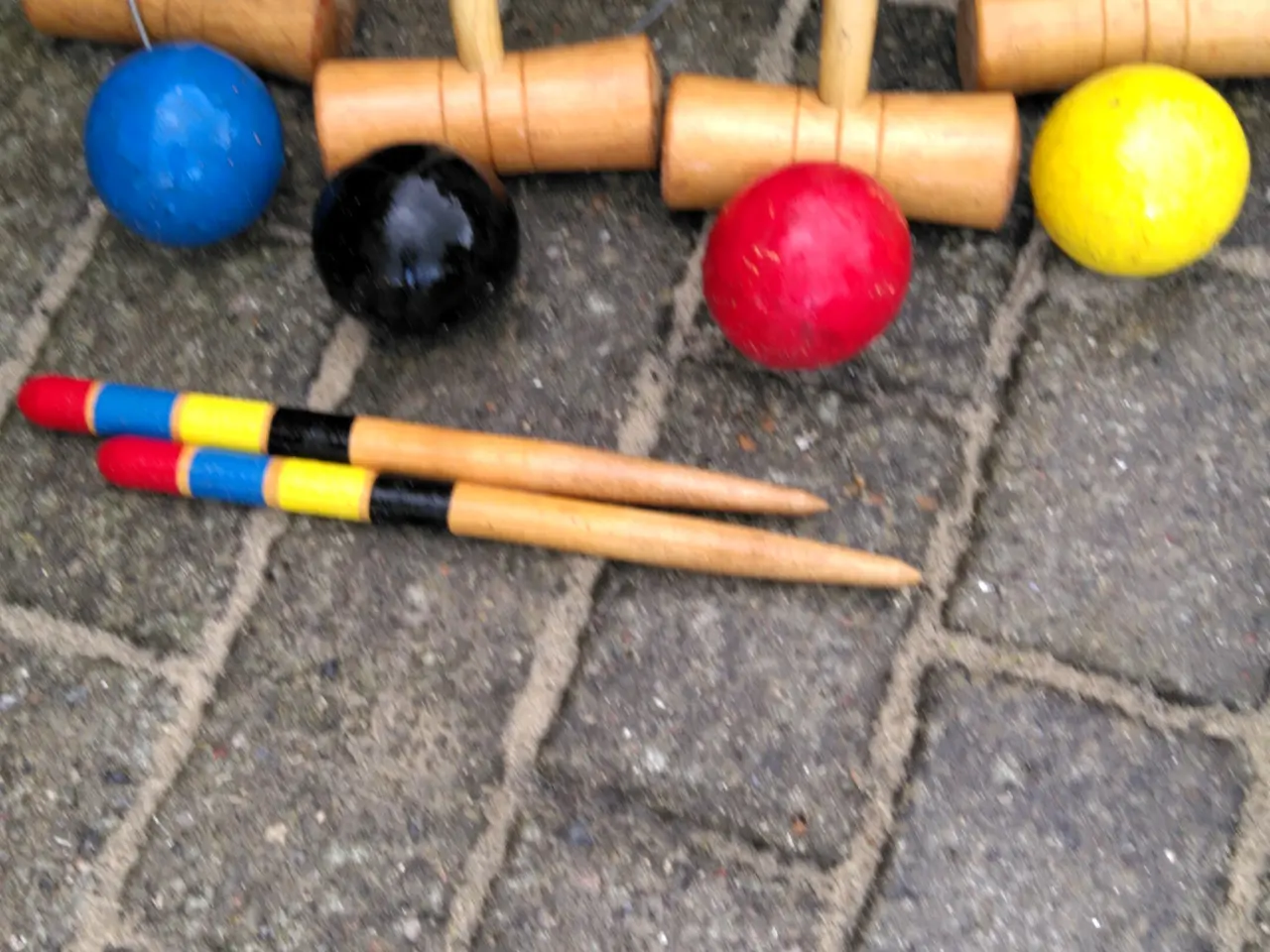 Billede 2 - Gammelt velholdt kroketspil.