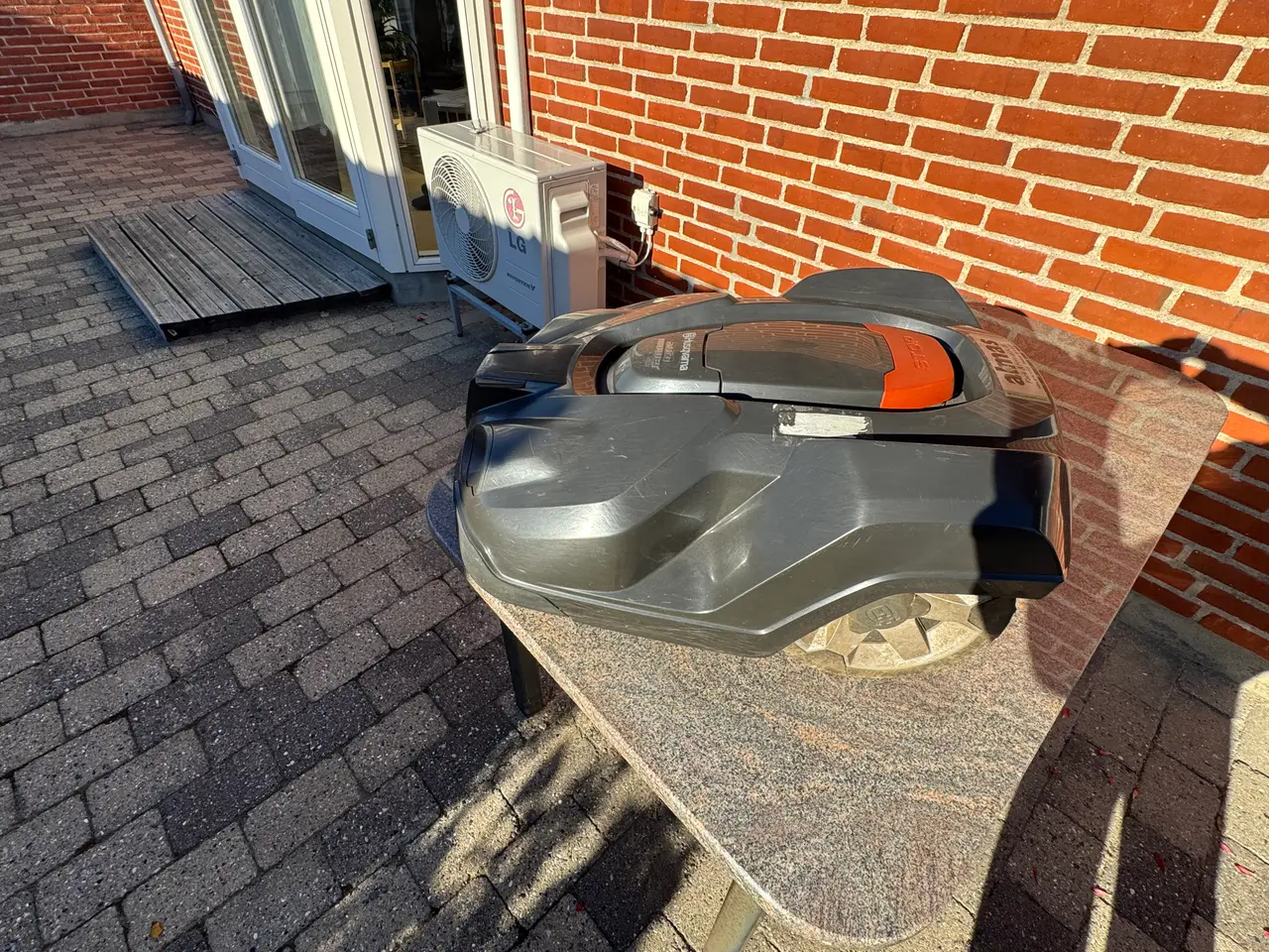 Billede 3 - HUSVARNA 430X, ROBOT PLÆNEKLIPPER