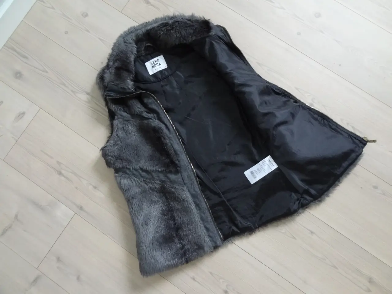 Billede 3 - Vest, Pelsvest, Pels, Vero Moda Str S