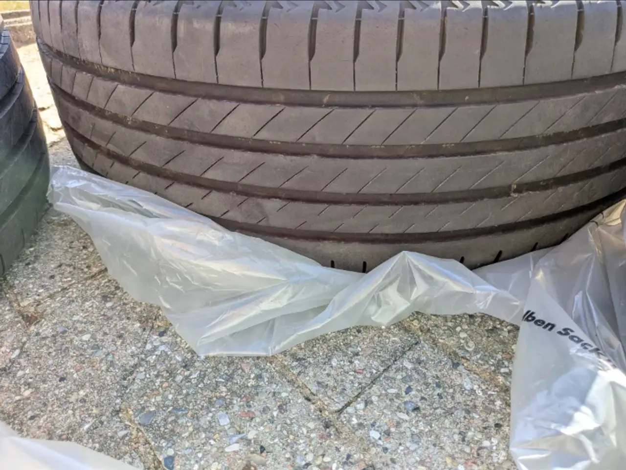 Billede 1 - Sommerdæk 18" 235/60 R18