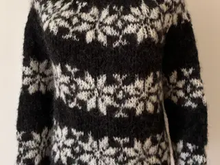 FRUSTRIK - Sarah Lund - håndstrikket i alpaca