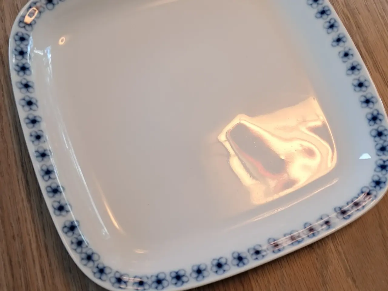 Billede 3 - Bing & Grøndahl Porcelæn fade med blå blomsterkant