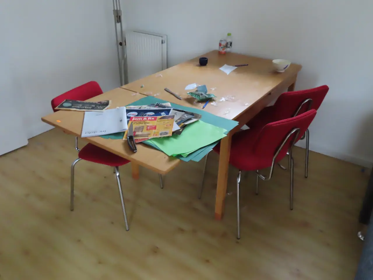 Billede 1 - Spisebord med stole