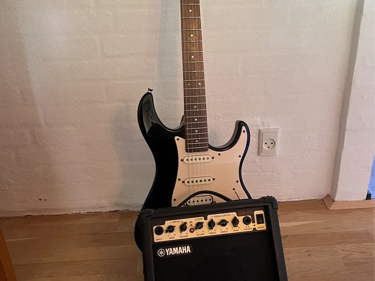 Billede 8 - Yamaha elguitar med forstærker
