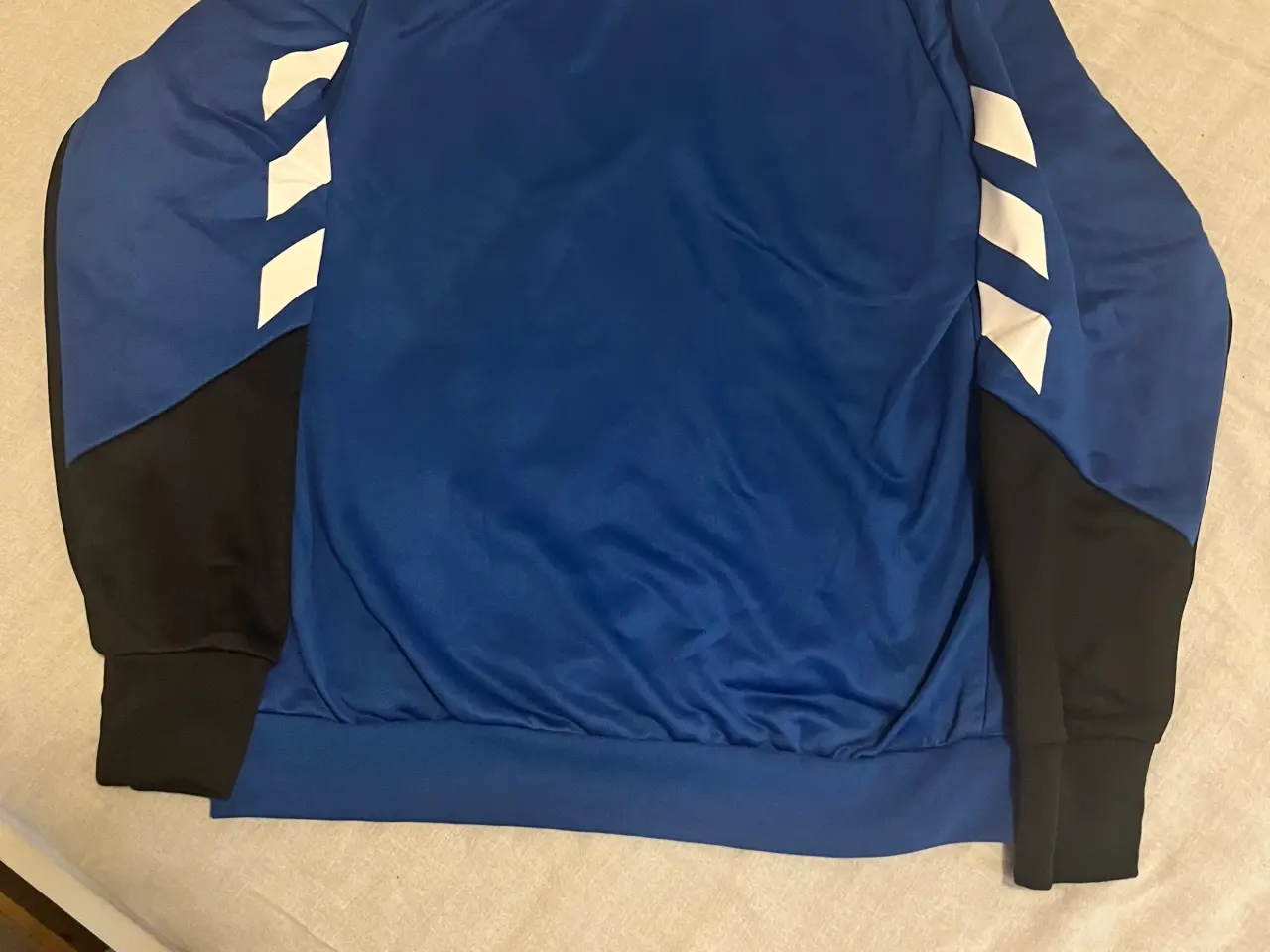 Billede 2 - Træningstrøje fra Adidas.
