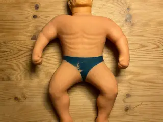 Famosa Action dukke stretch