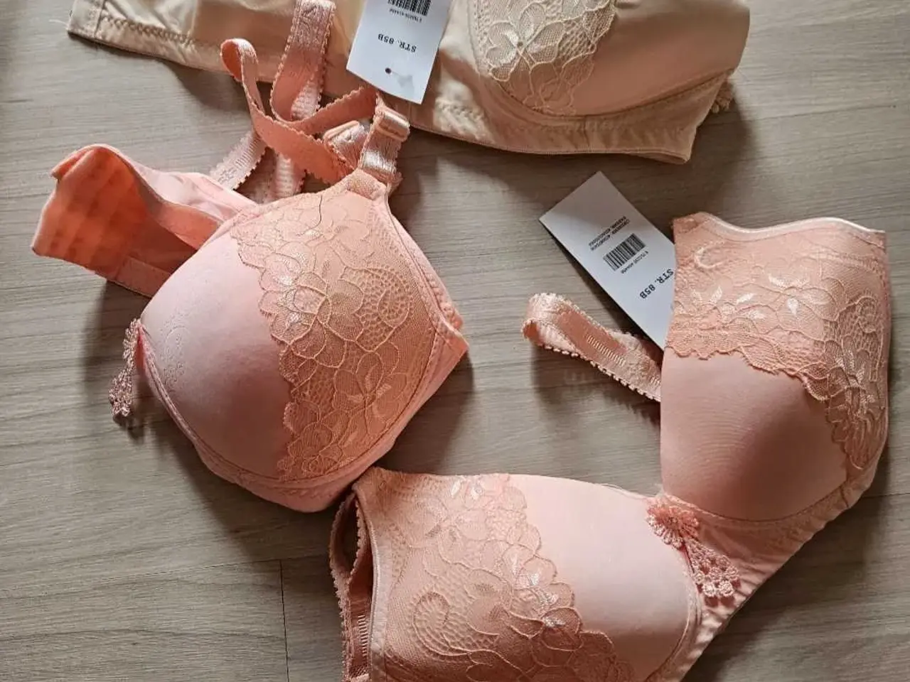 Billede 1 - 3 nye bh'er str 85B