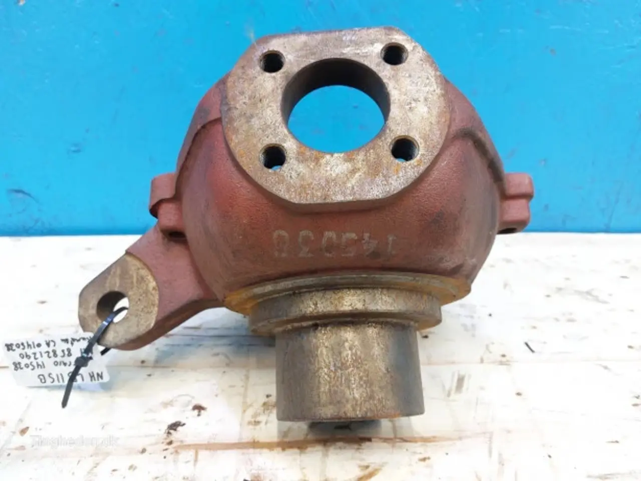 Billede 13 - New Holland LB115B Styrespindel Hus 85821290
