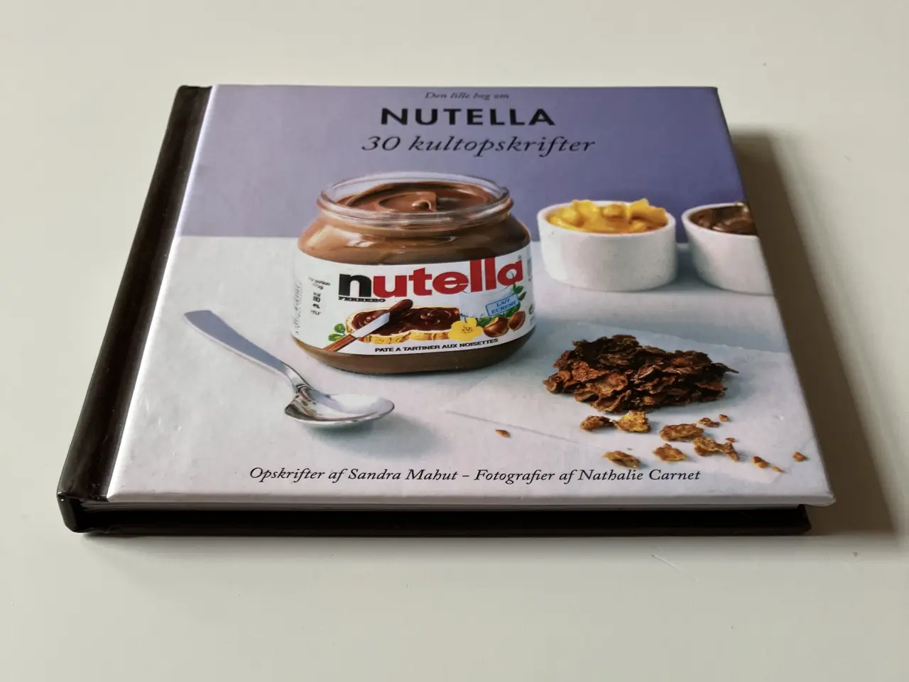 Billede 4 - Den lille bog om Nutella. Af Sandra Mahut