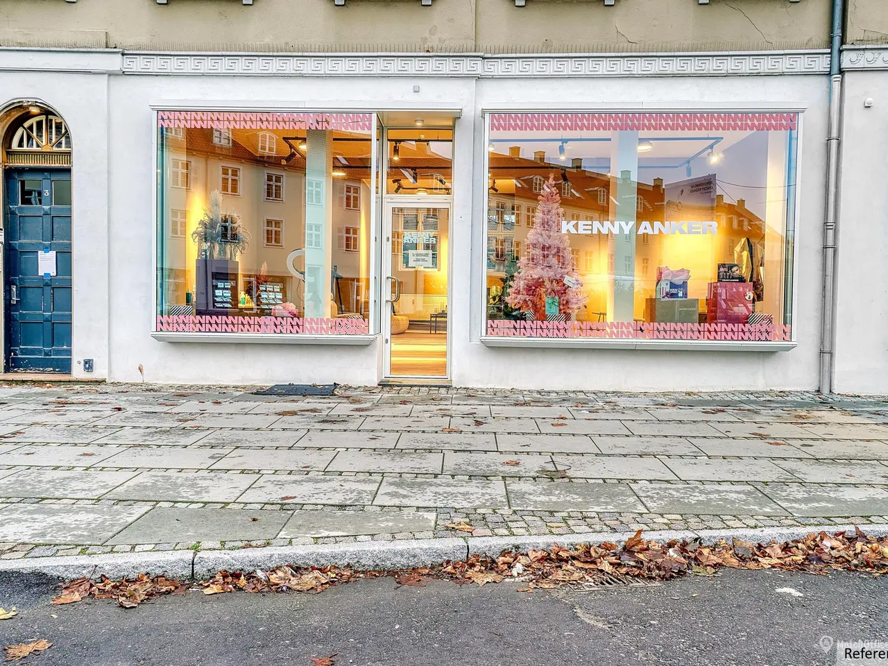 Billede 2 - Butik. klinik mm. direkte ud til Lyngby Torv og tæt på stationen