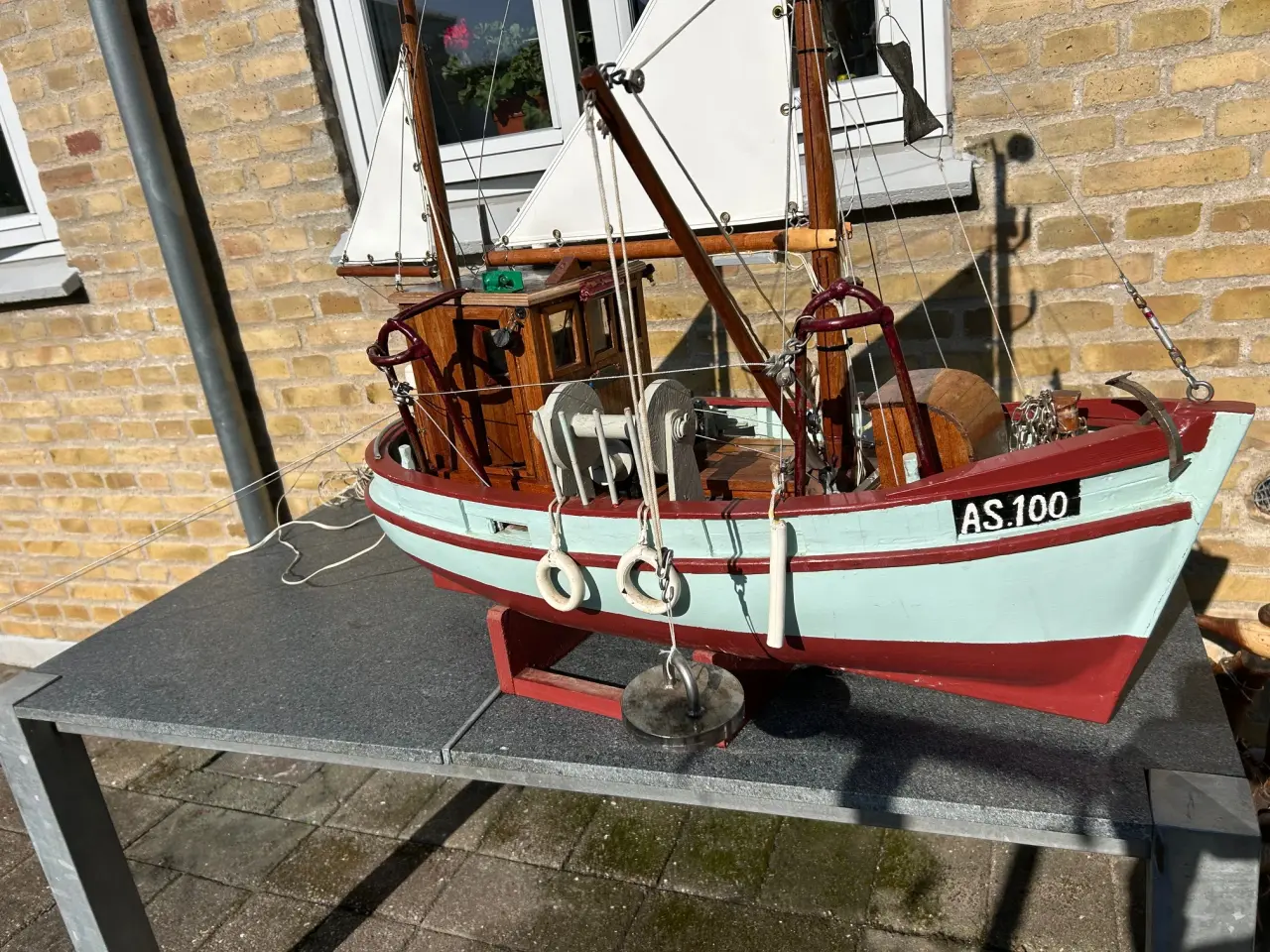 Billede 1 - Model kutter 1meter lang 90 cm højbeklæt med Glasf