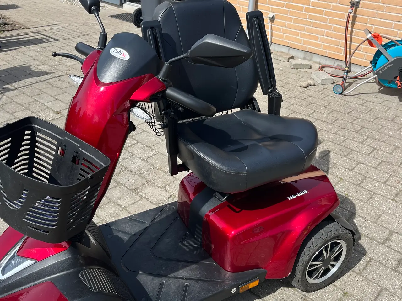 Billede 1 - Meget stabil og velkørende 4 hjulet EL- scooter
