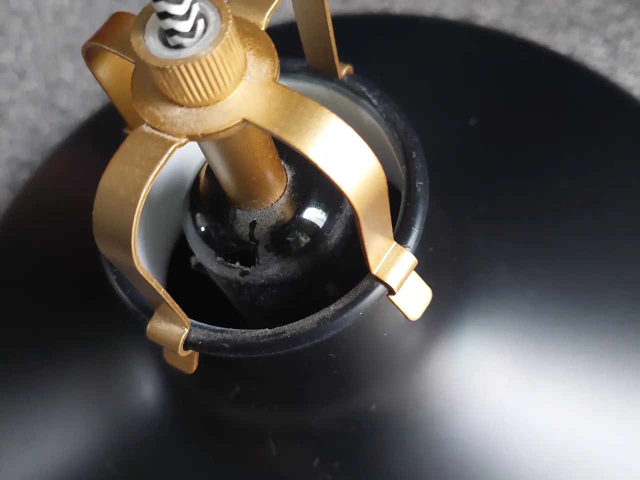 Billede 3 - Loftlampe sort farve metal