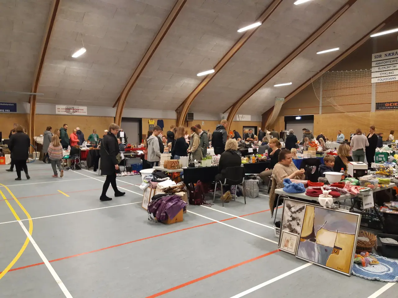 Billede 3 - Loppemarked i 5792 Årslev Hallen d. 01.11.26