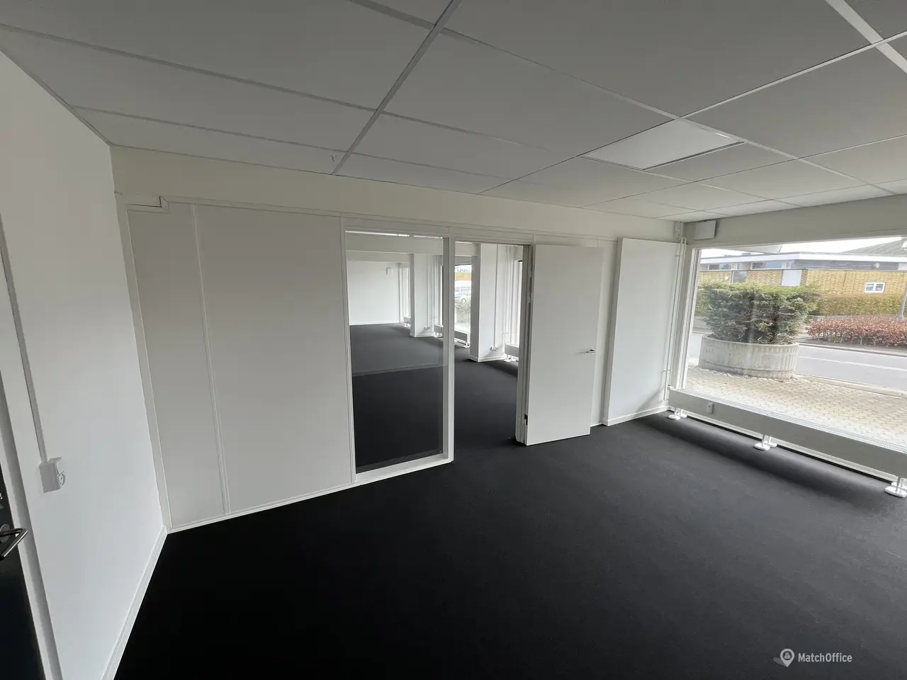 Billede 14 - Velbeliggende kontorer/butiks-/behandlerlokaler/co-workingspace og lager.