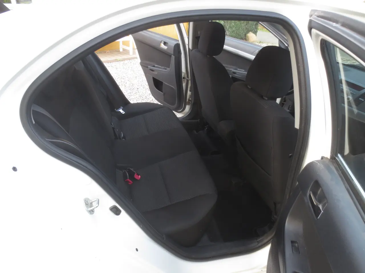 Billede 14 - Mitsubishi Lancer 1.6 i År 12. Synet 2/26.