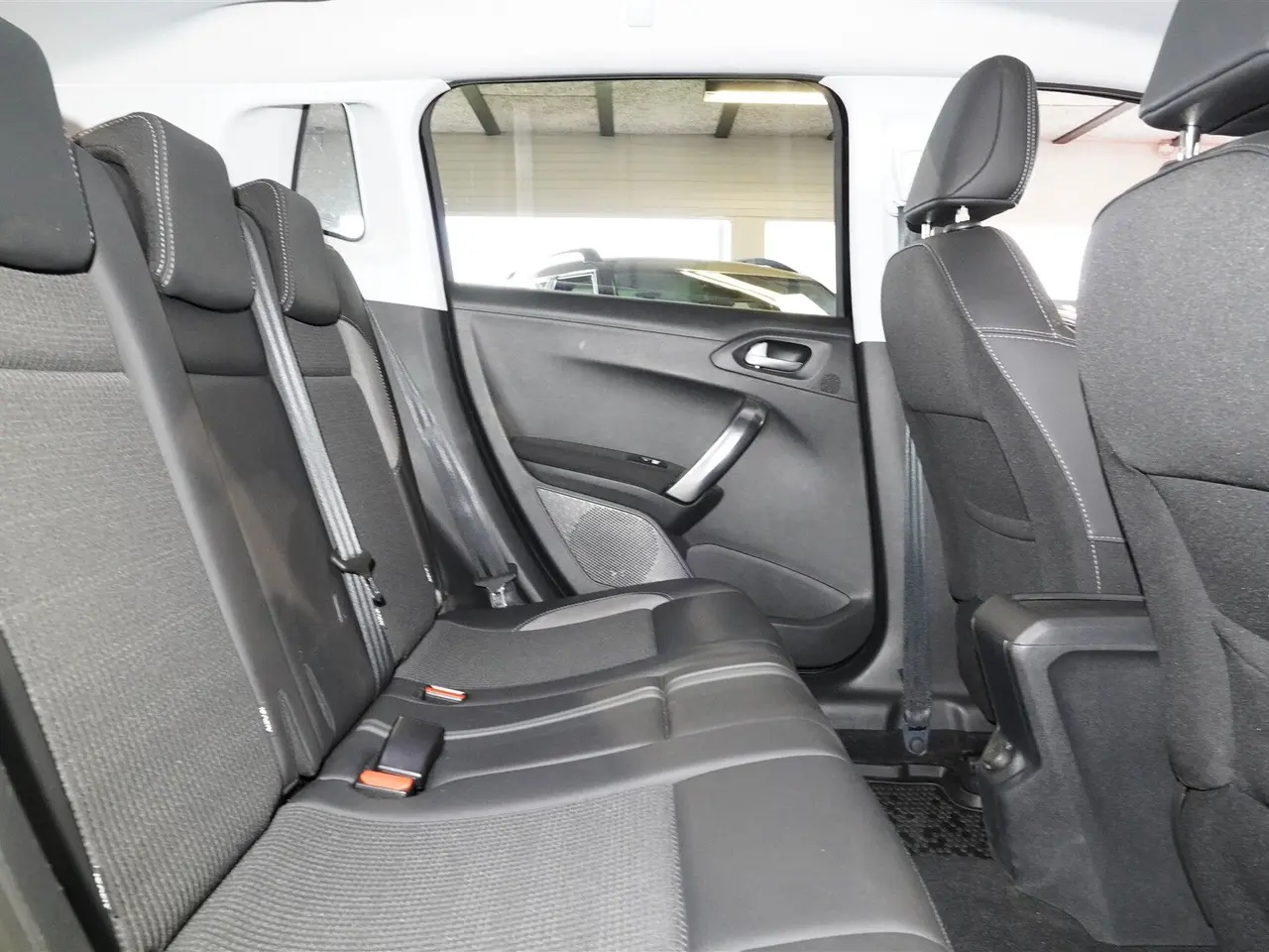 Billede 10 - Peugeot 2008 1,5 BlueHDi Allure 100HK 5d 6g