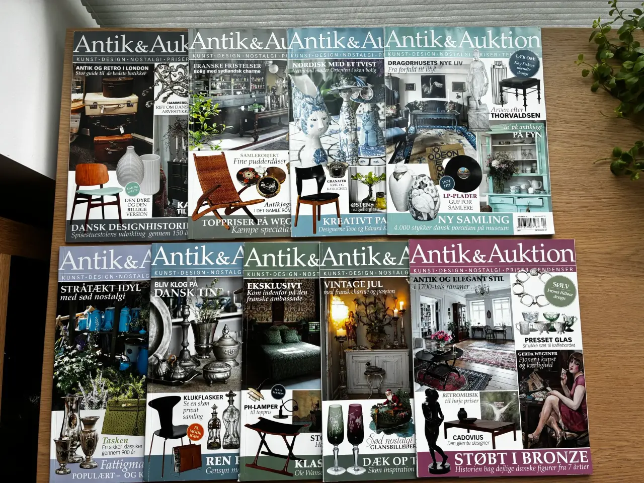 Billede 1 - Antik & Auktion  -  År  2015