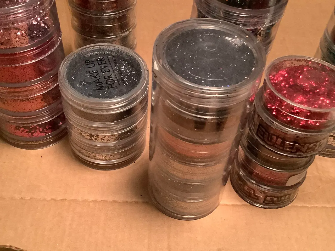 Billede 4 - Stor makeup serie sælges ud .