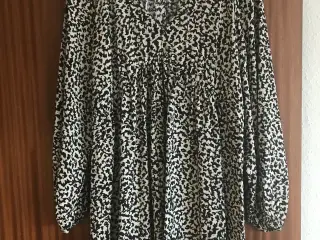 H&M kjole m. dyreprint str. XL