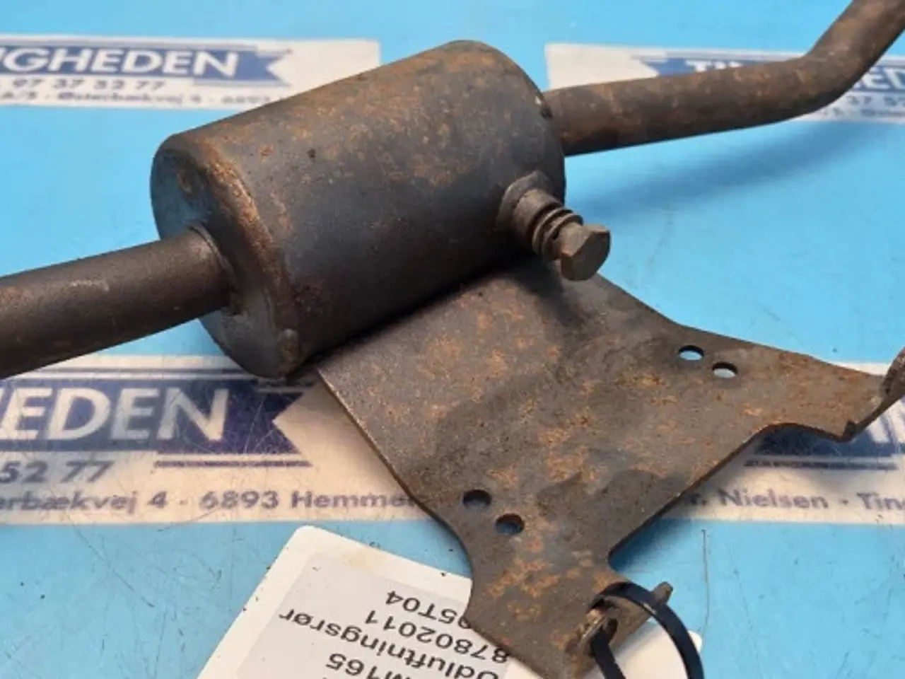 Billede 5 - New Holland TM165 Udluftningsrør 87802011