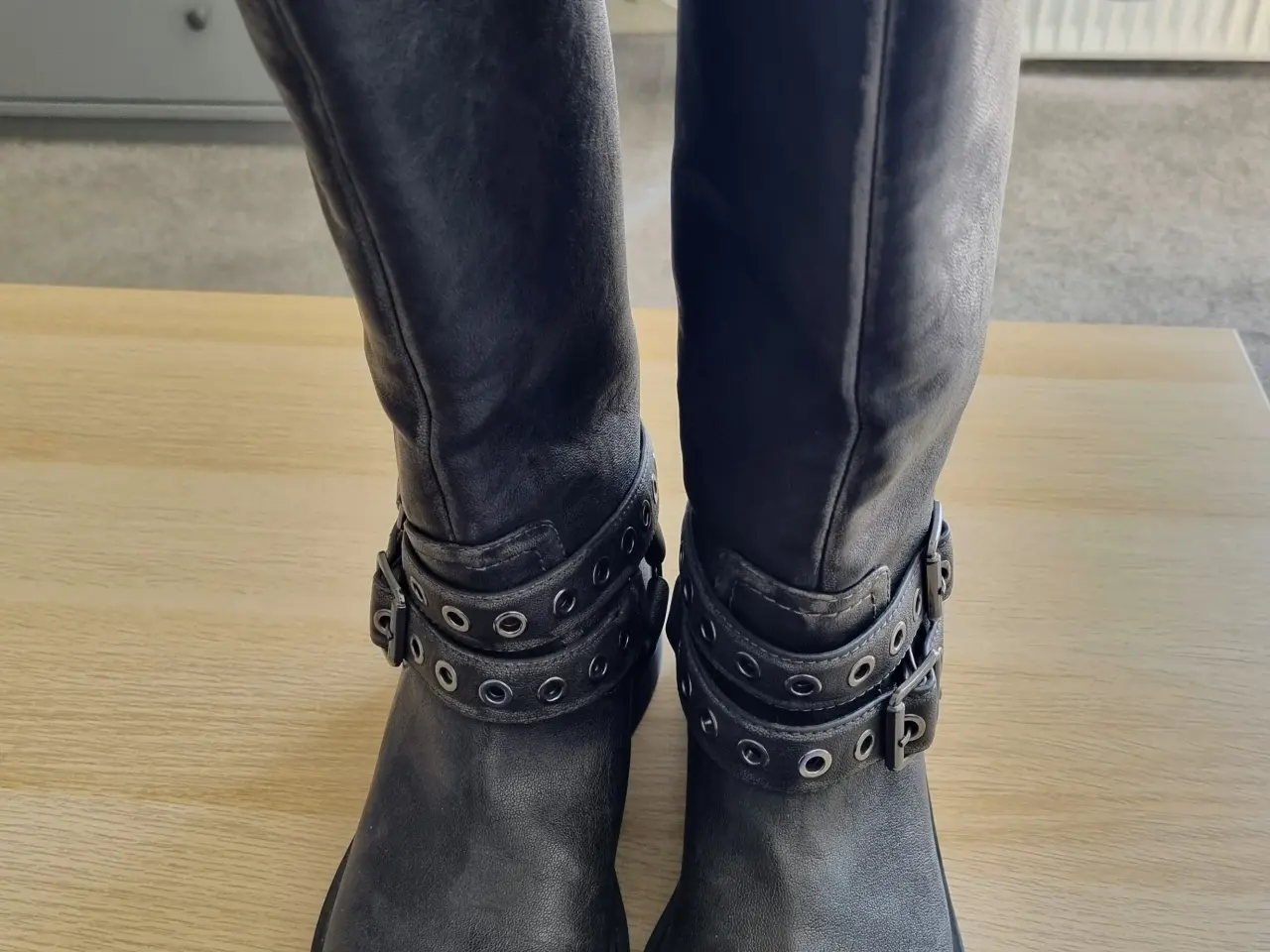 Billede 1 - Bershka helårs biker støvler, sort stonewash look