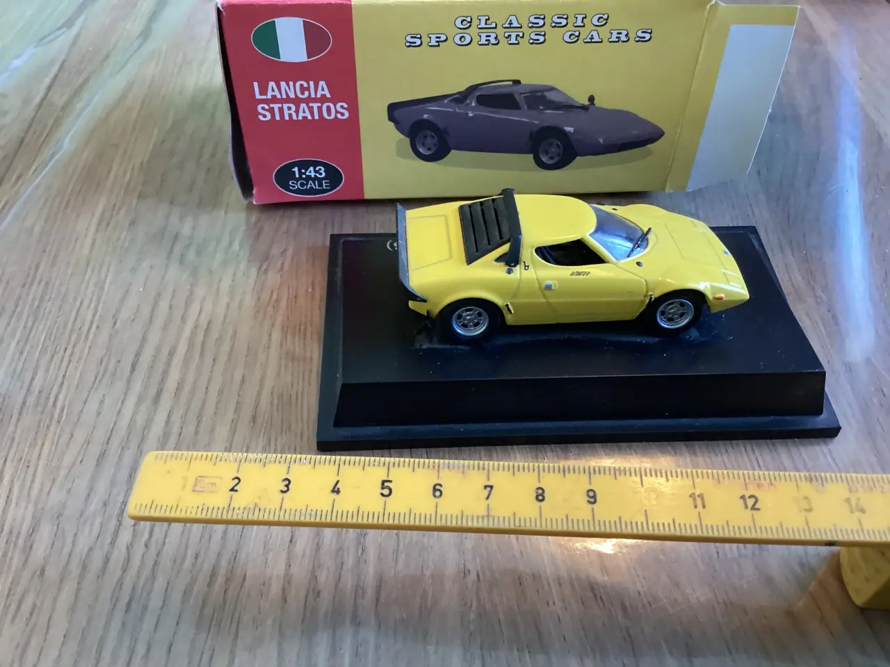 Billede 4 - Lancia Stratos HF Stradale modelbil i skala 1:43.