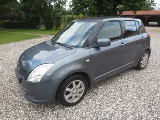 Suzuki Swift 1.3 i År 07. Nysynet.